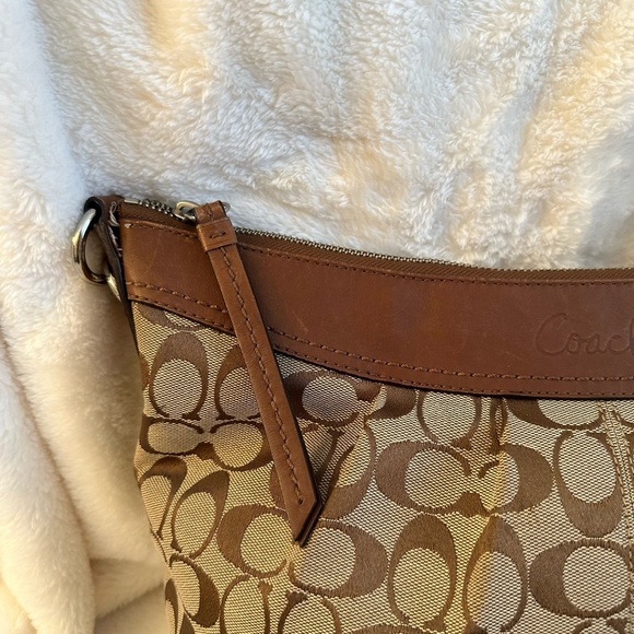 Coach Signature Brown and Tan Hobo Shoulder Bag - Picture 4 of 16